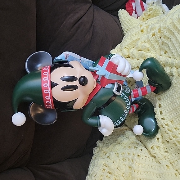 Disney Mickey Elf Popcorn Bucket - Picture 1 of 1